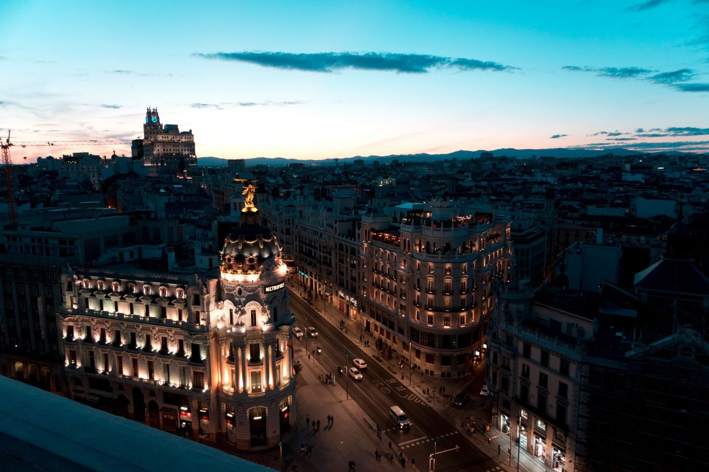 Madrid, la Gran Vía au coucher du soleil